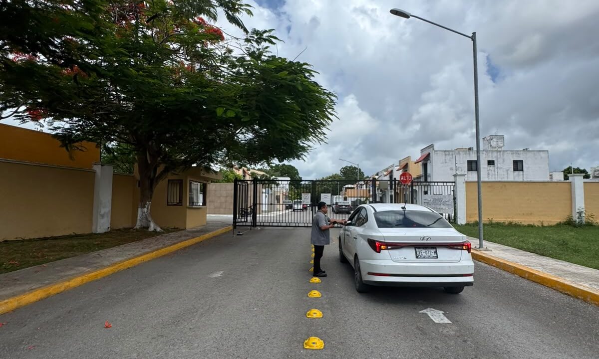 Casa en Venta en santa fe Cancun con recamara en planta baja y baño completo (1)