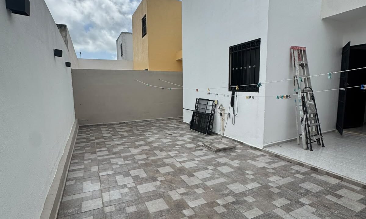 Casa en Venta en santa fe Cancun con recamara en planta baja y baño completo (11)