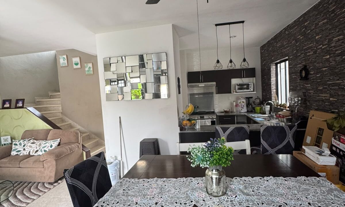 Casa en Venta en santa fe Cancun con recamara en planta baja y baño completo (12)