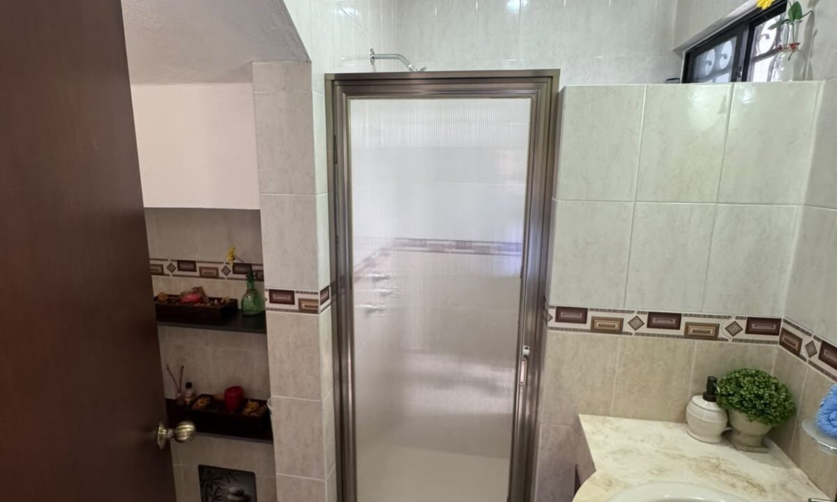 Casa en Venta en santa fe Cancun con recamara en planta baja y baño completo (20)
