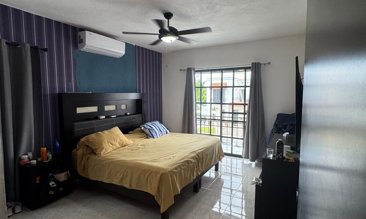 Casa en Venta en santa fe Cancun con recamara en planta baja y baño completo (25)