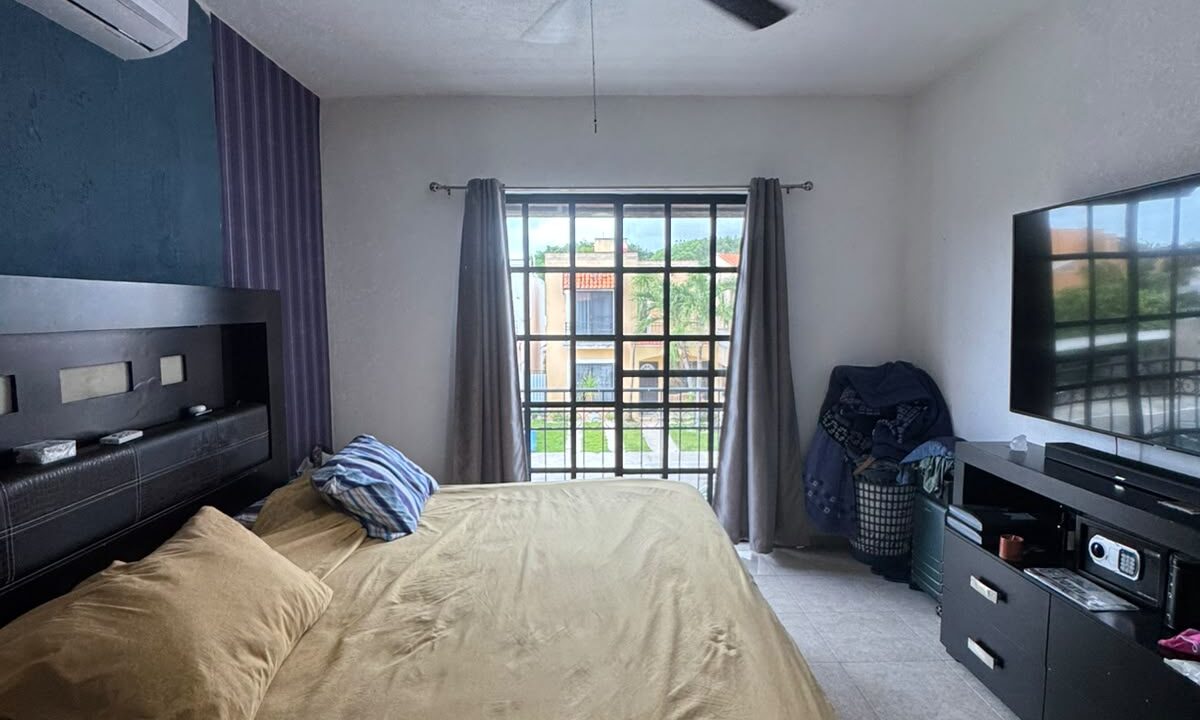 Casa en Venta en santa fe Cancun con recamara en planta baja y baño completo (26)