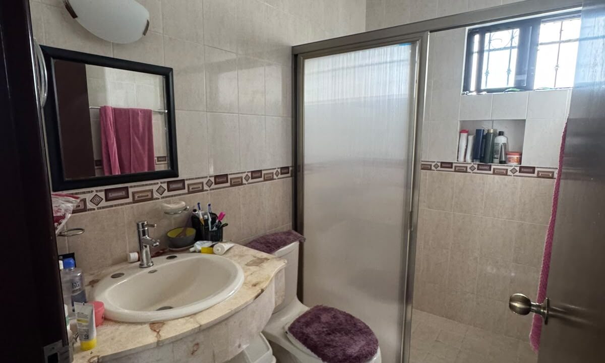 Casa en Venta en santa fe Cancun con recamara en planta baja y baño completo (33)