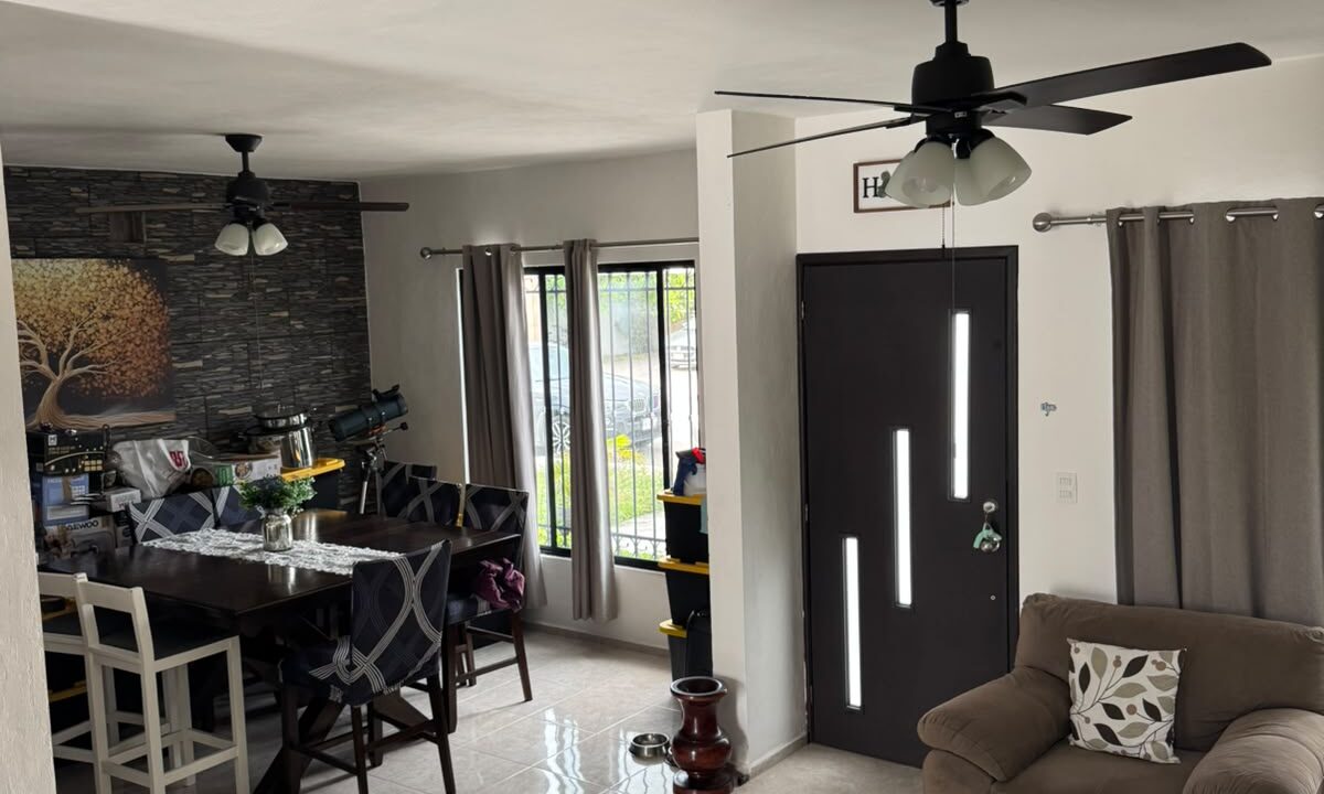 Casa en Venta en santa fe Cancun con recamara en planta baja y baño completo (37)
