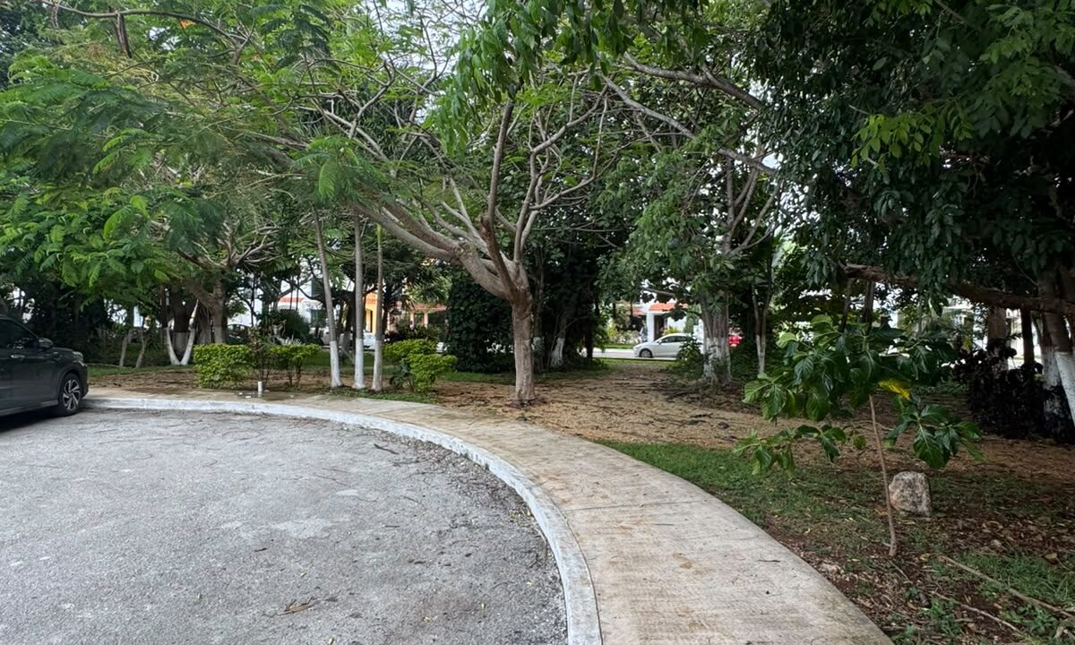 Casa en Venta en santa fe Cancun con recamara en planta baja y baño completo (38)